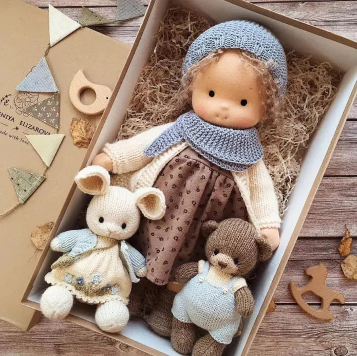Dolly™ | בובת וולדורף עשויה בעבודת יד