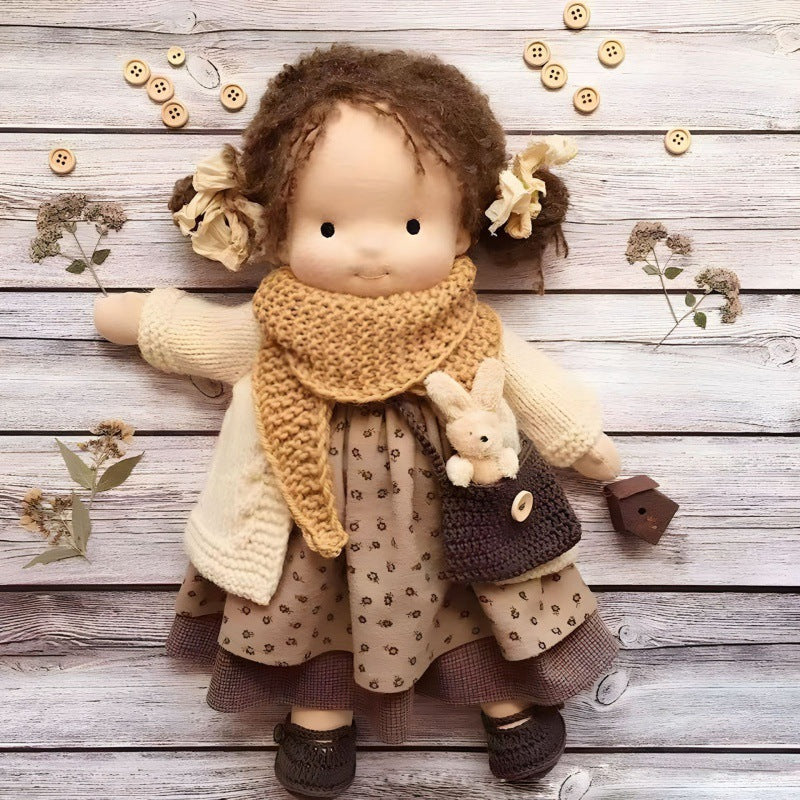 Dolly™ | בובת וולדורף עשויה בעבודת יד