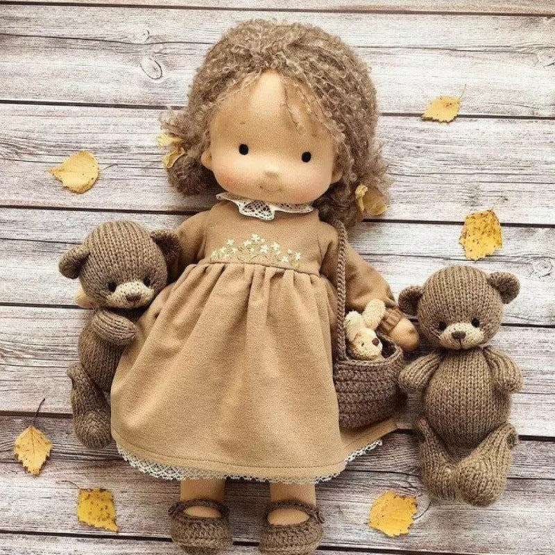 Dolly™ | בובת וולדורף עשויה בעבודת יד